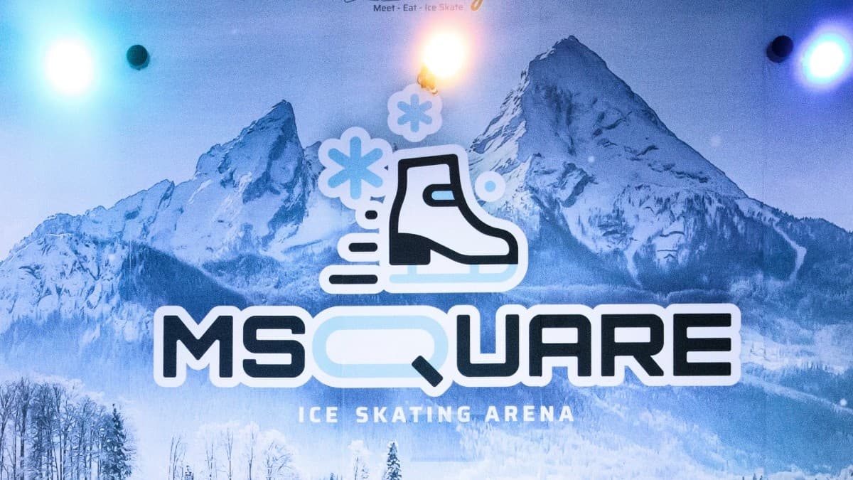 Image MSquare Ice Skating Arena Surabaya 1